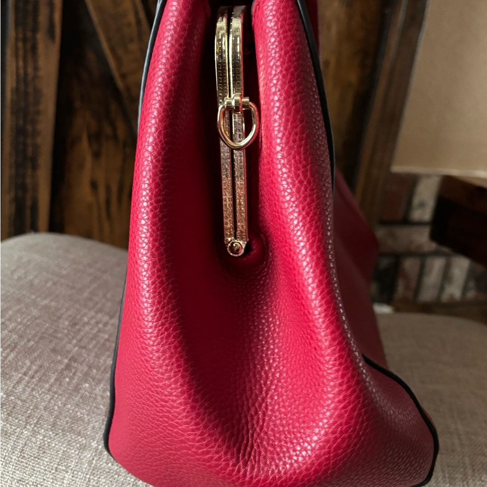 Elegant Red Satchel and Wallet Set - Picture 4 of 14